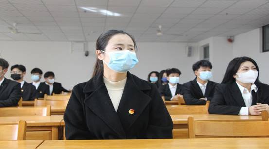 美术学院团总支书记李乐乐